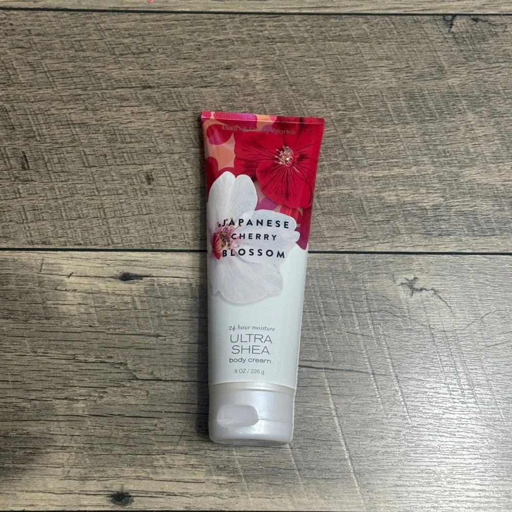 Bath & Body Works Japanese Cherry Blossom Ultra Shea Body Cream 8oz 226g